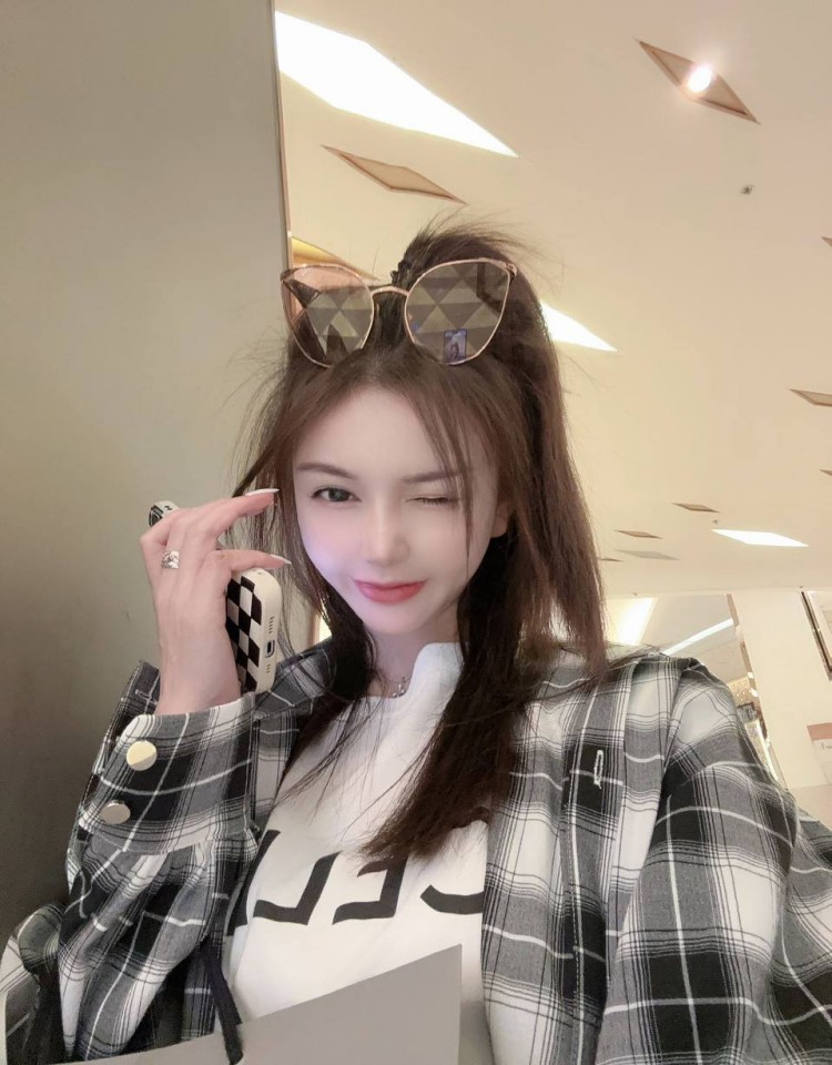 妻子初次接受三人行小说,最新电视剧免费观看